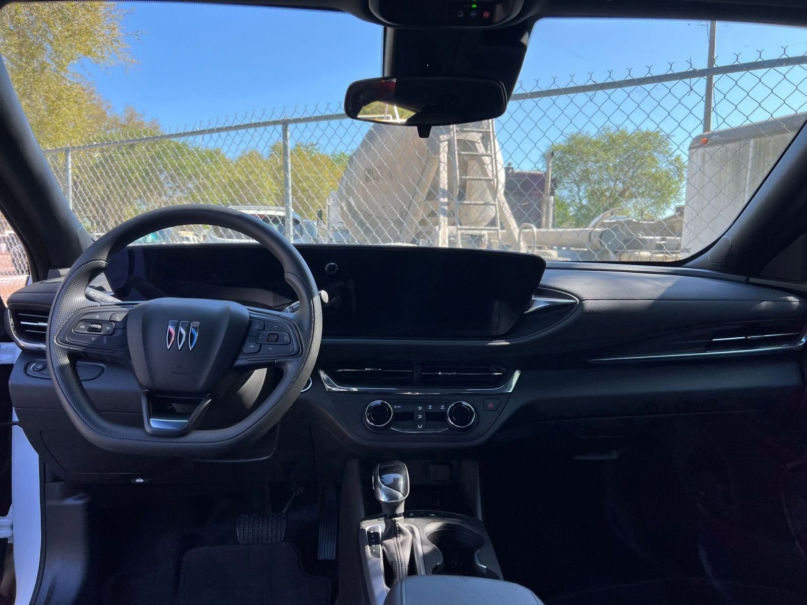 Used 2025 Buick Envista Preferred image 29