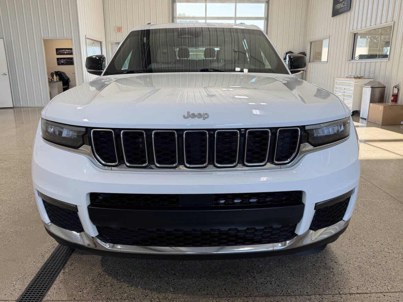 Used 2025 Jeep Grand Cherokee L Limited AWD/4WD image 20