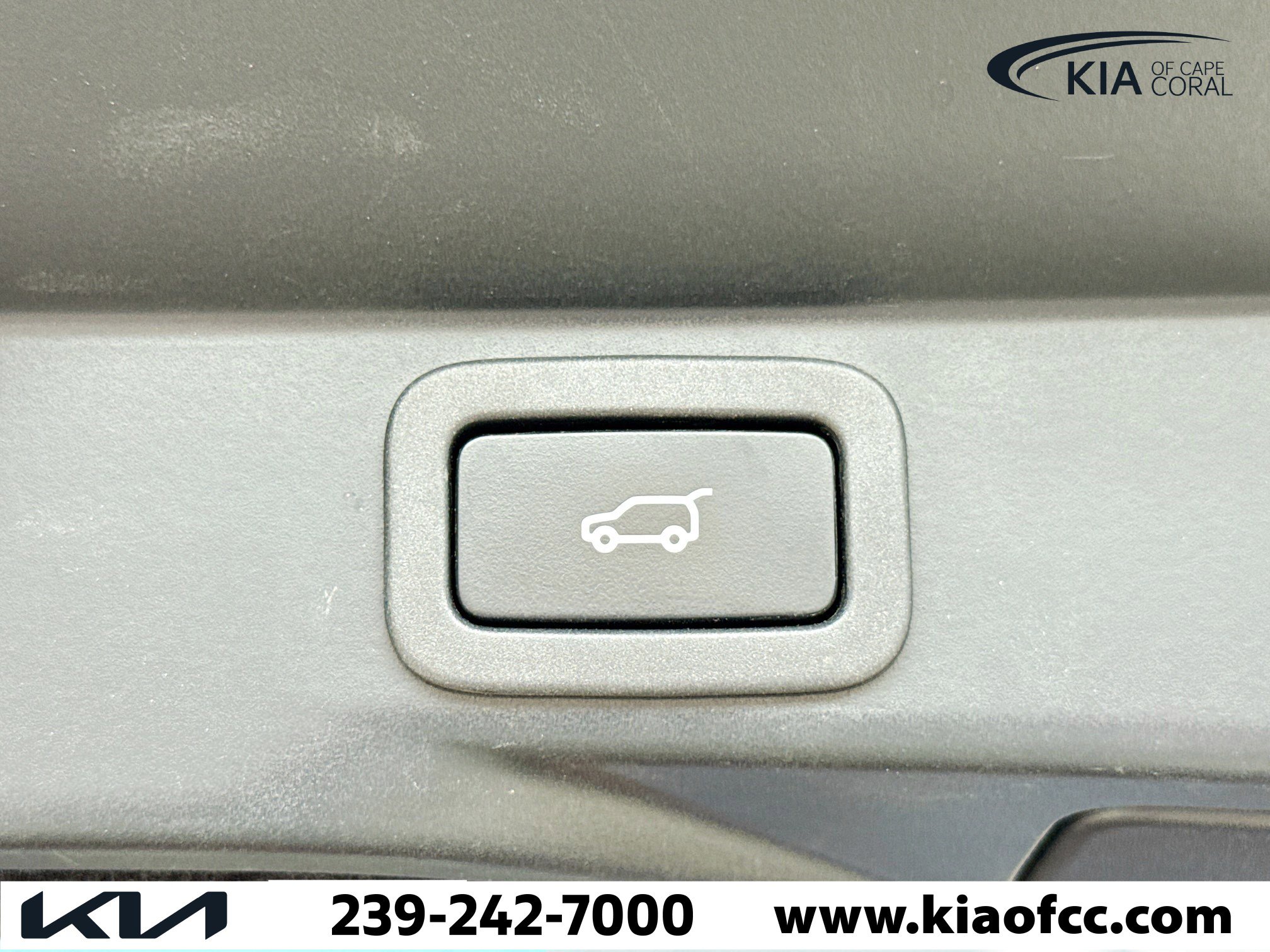 Used 2021 Land Rover Range Rover Sport HST image 14