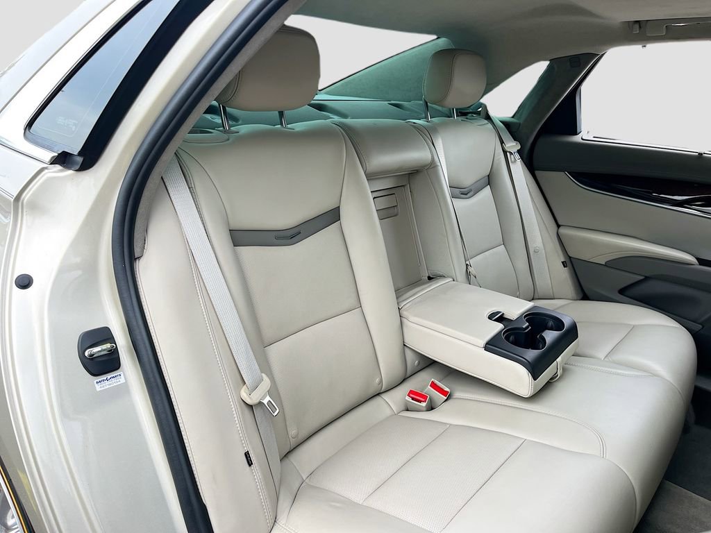 Used 2013 Cadillac XTS Platinum FWD image 29