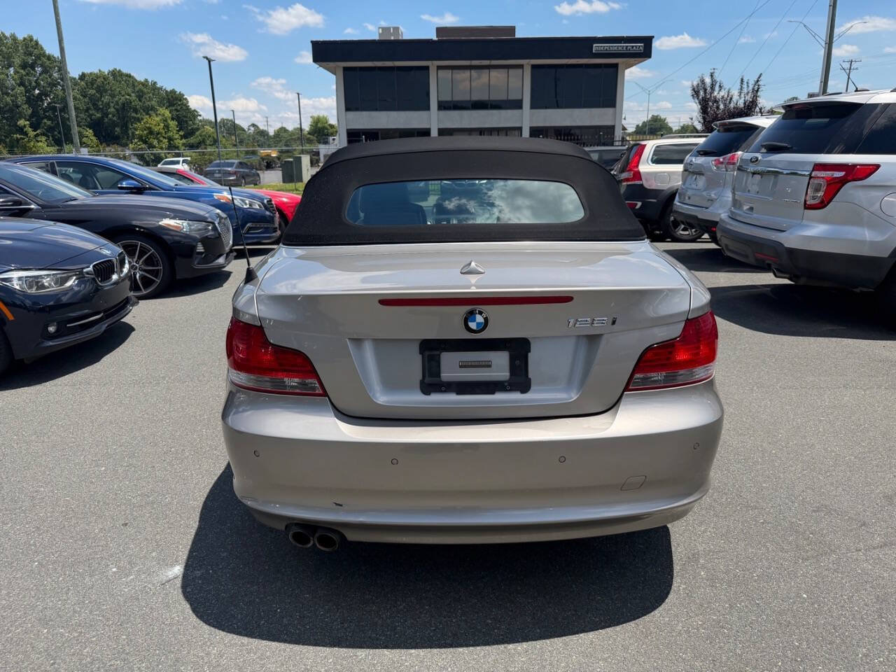 Used 2009 BMW 128i Convertible RWD image 7