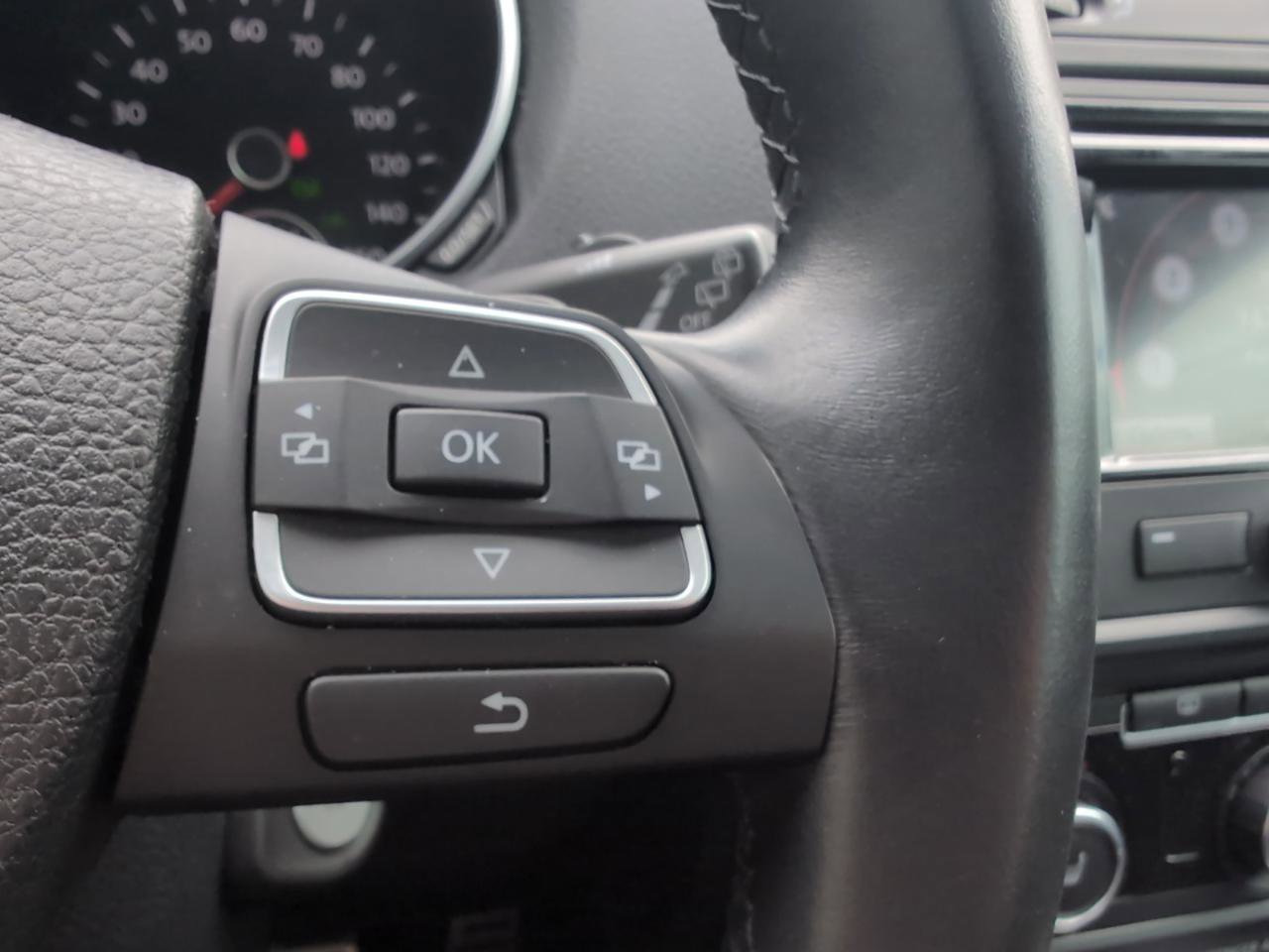 Used 2013 Volkswagen Golf TDI FWD image 19
