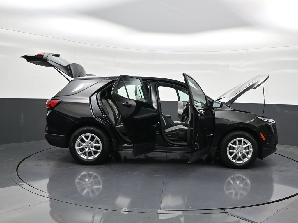 Used 2024 Chevrolet Equinox LS image 33