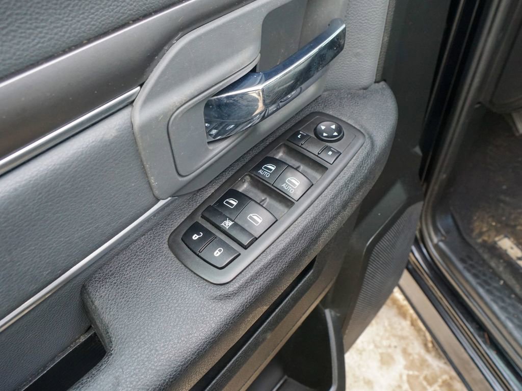 Used 2021 RAM 1500 Classic SLT image 16