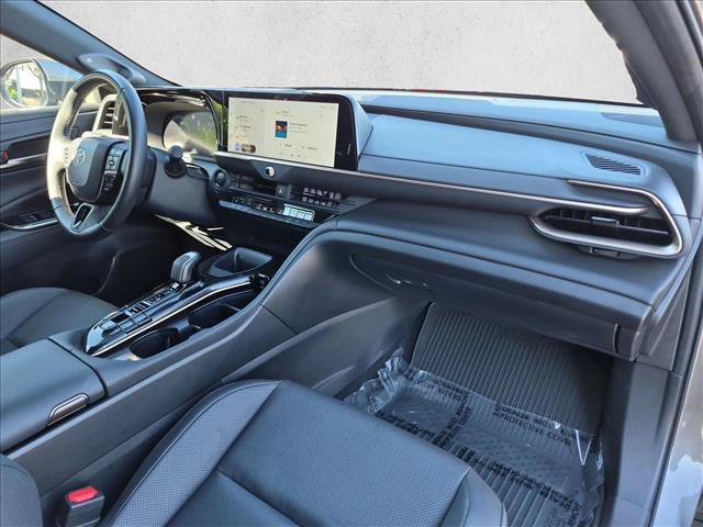 Certified 2025 Toyota Crown AWD/4WD image 22