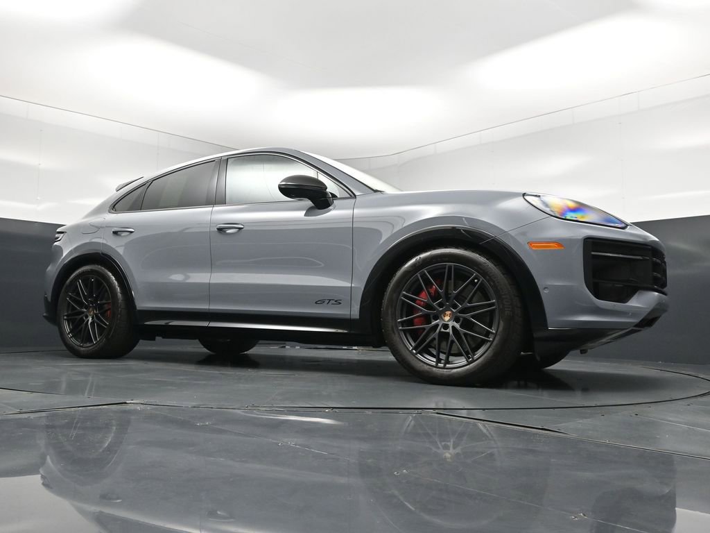 Certified 2025 Porsche Cayenne GTS AWD/4WD image 26
