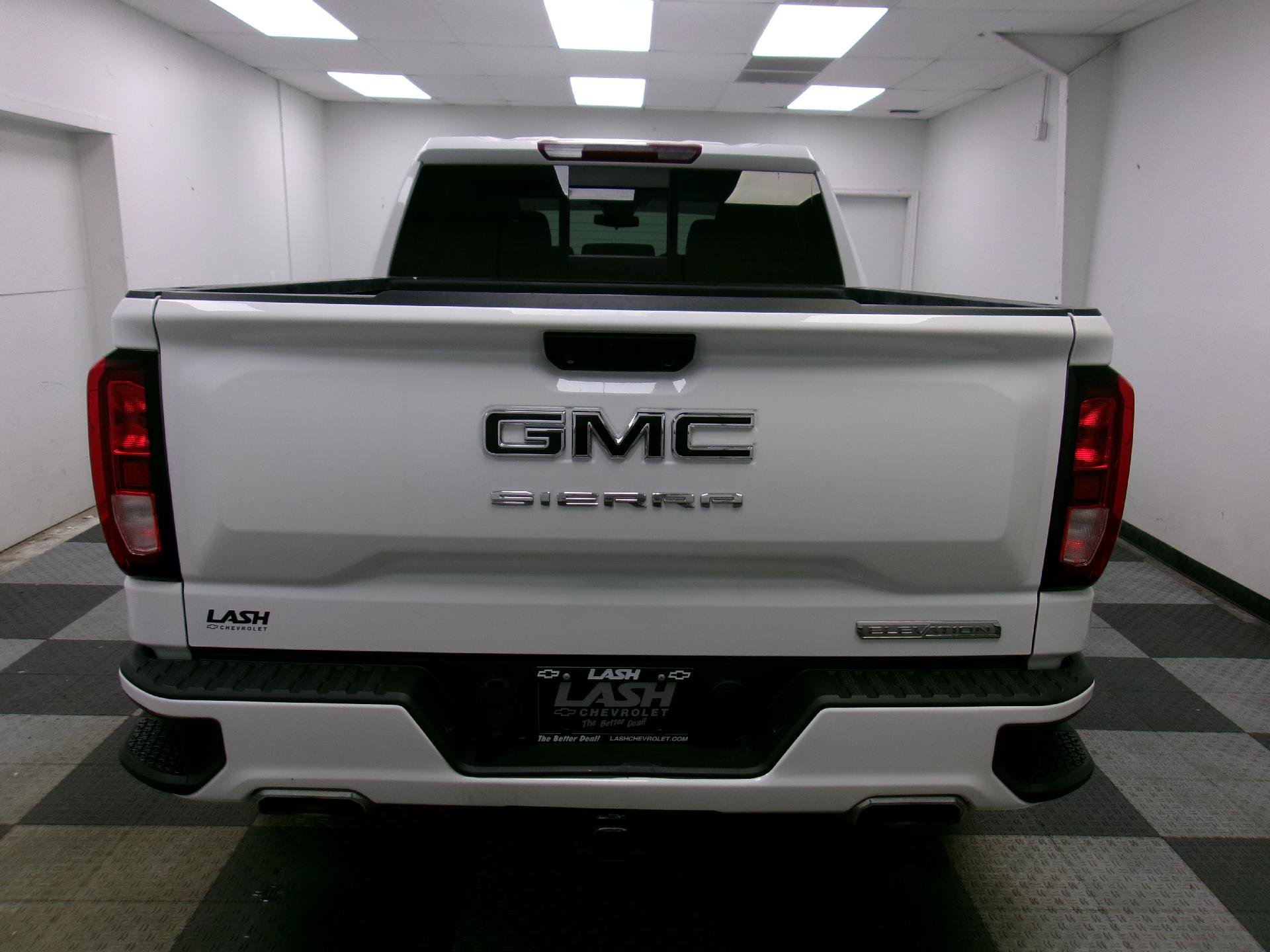 Used 2023 GMC Sierra 1500 Elevation w/ Preferred Package AWD/4WD image 12