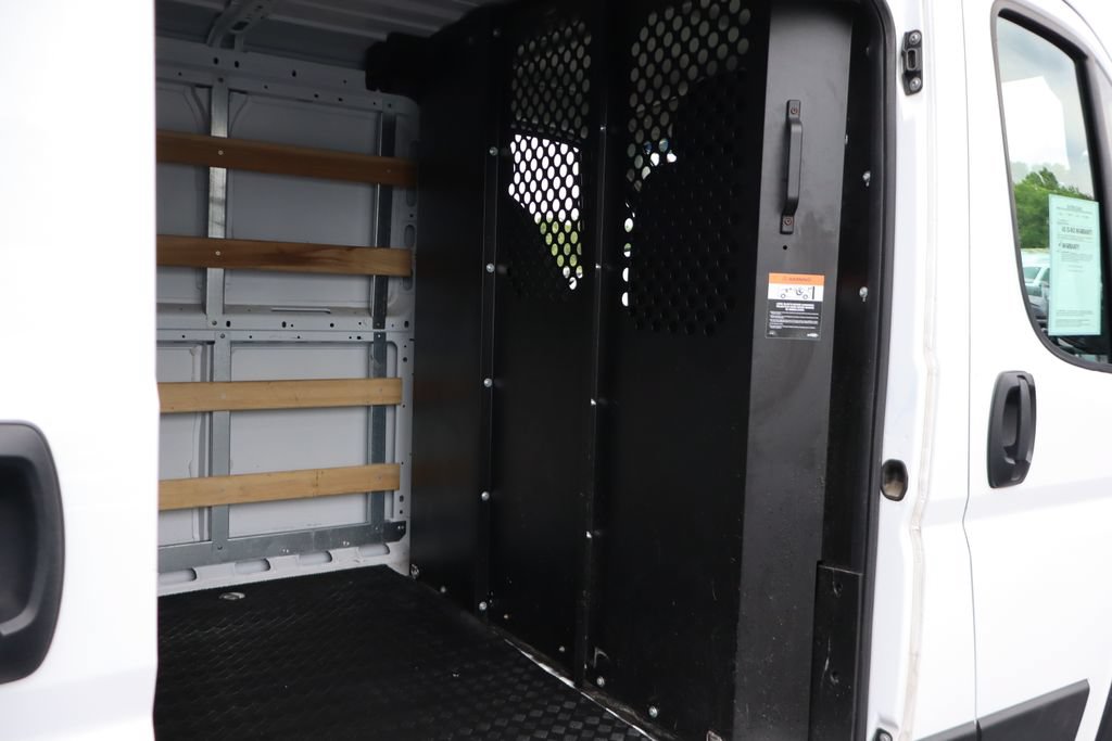 Used 2025 RAM ProMaster 2500 w/ U-Haul Equipment Group FWD image 31