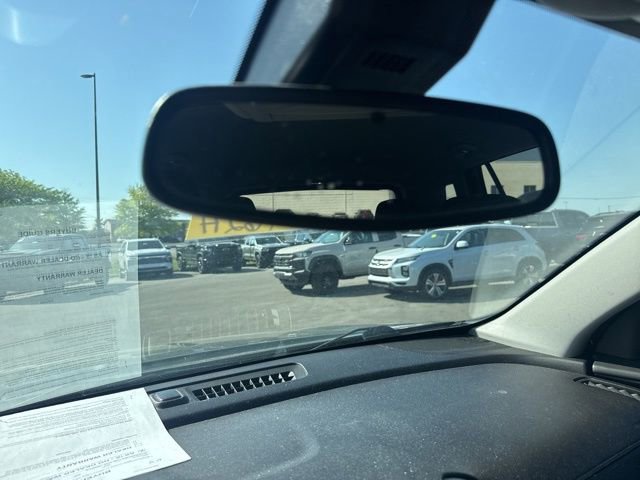 Used 2022 GMC Terrain SLE w/ Driver Convenience Package FWD image 18