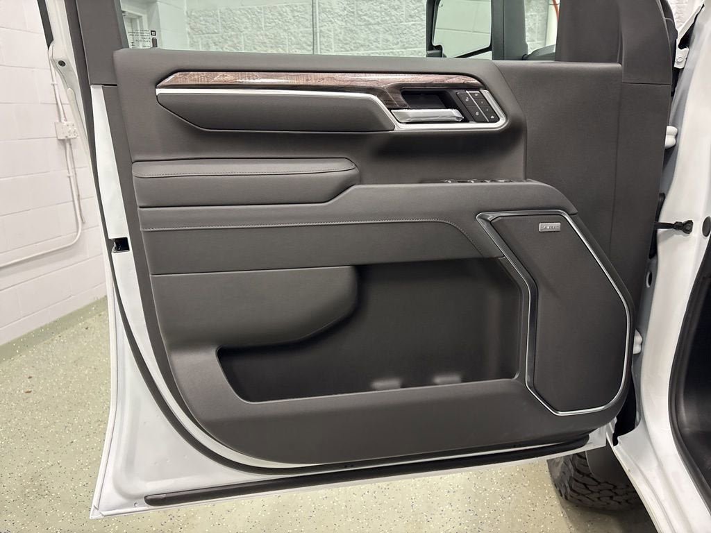New 2026 Chevrolet Silverado 2500 LTZ w/ LTZ Plus Package AWD/4WD image 16