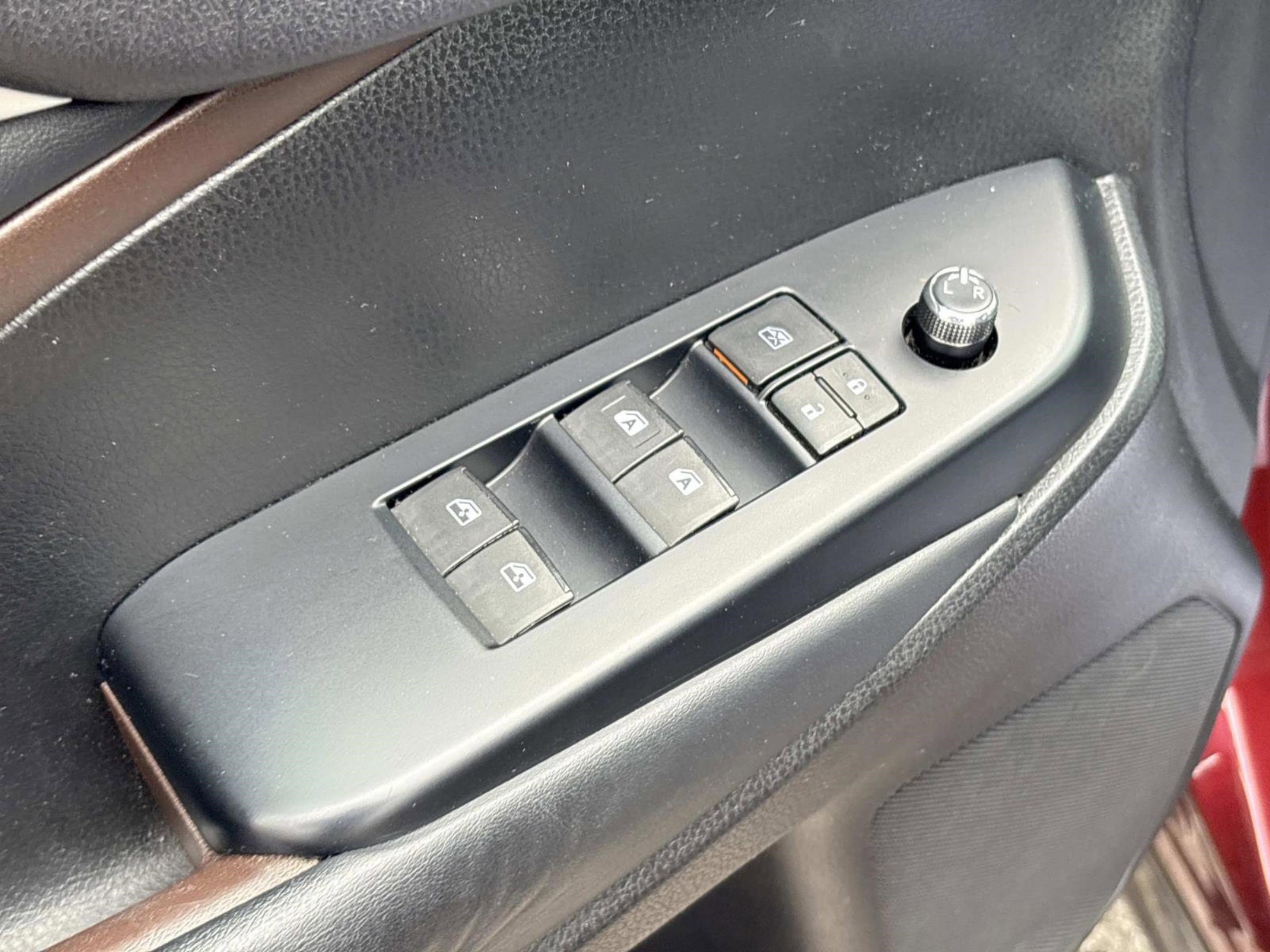 Used 2014 Toyota Highlander LE image 21