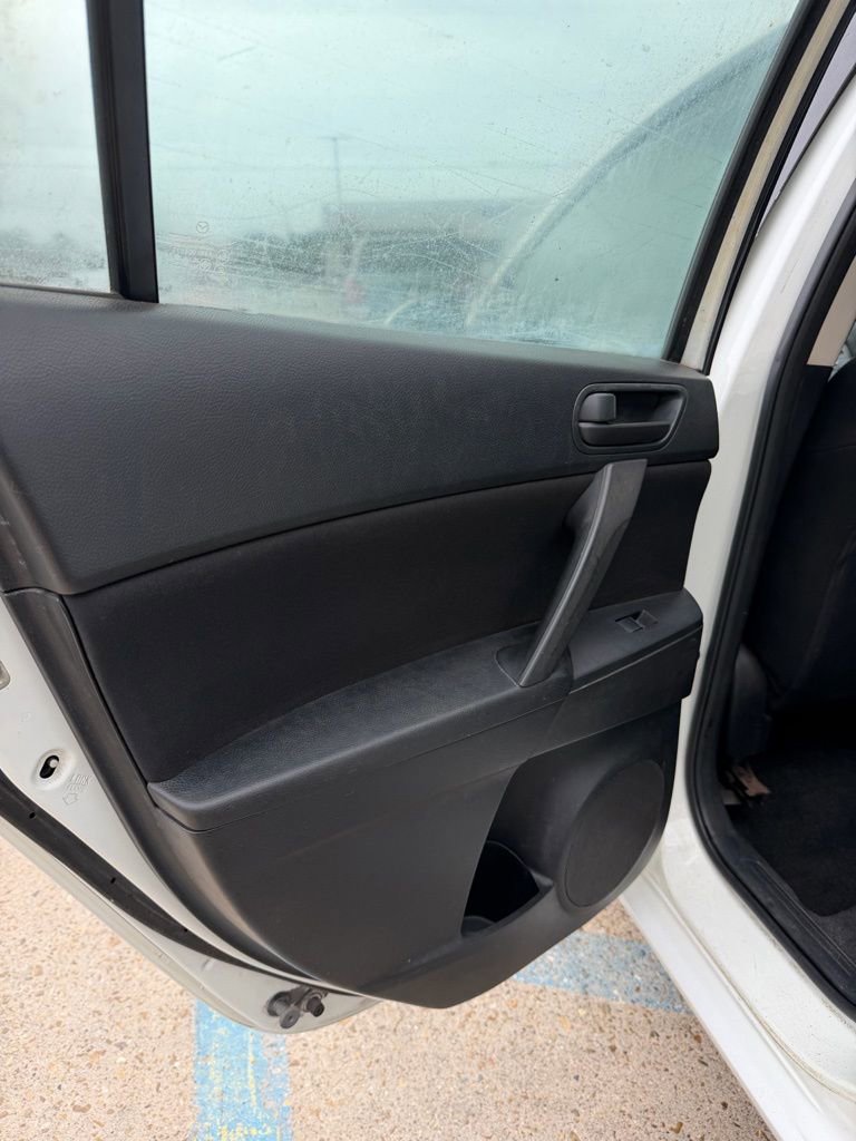 Used 2010 MAZDA MAZDA3 i Sport image 7