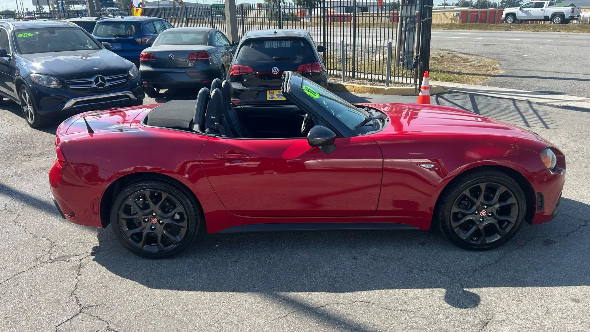 Used 2018 FIAT 124 Spider Abarth image 8