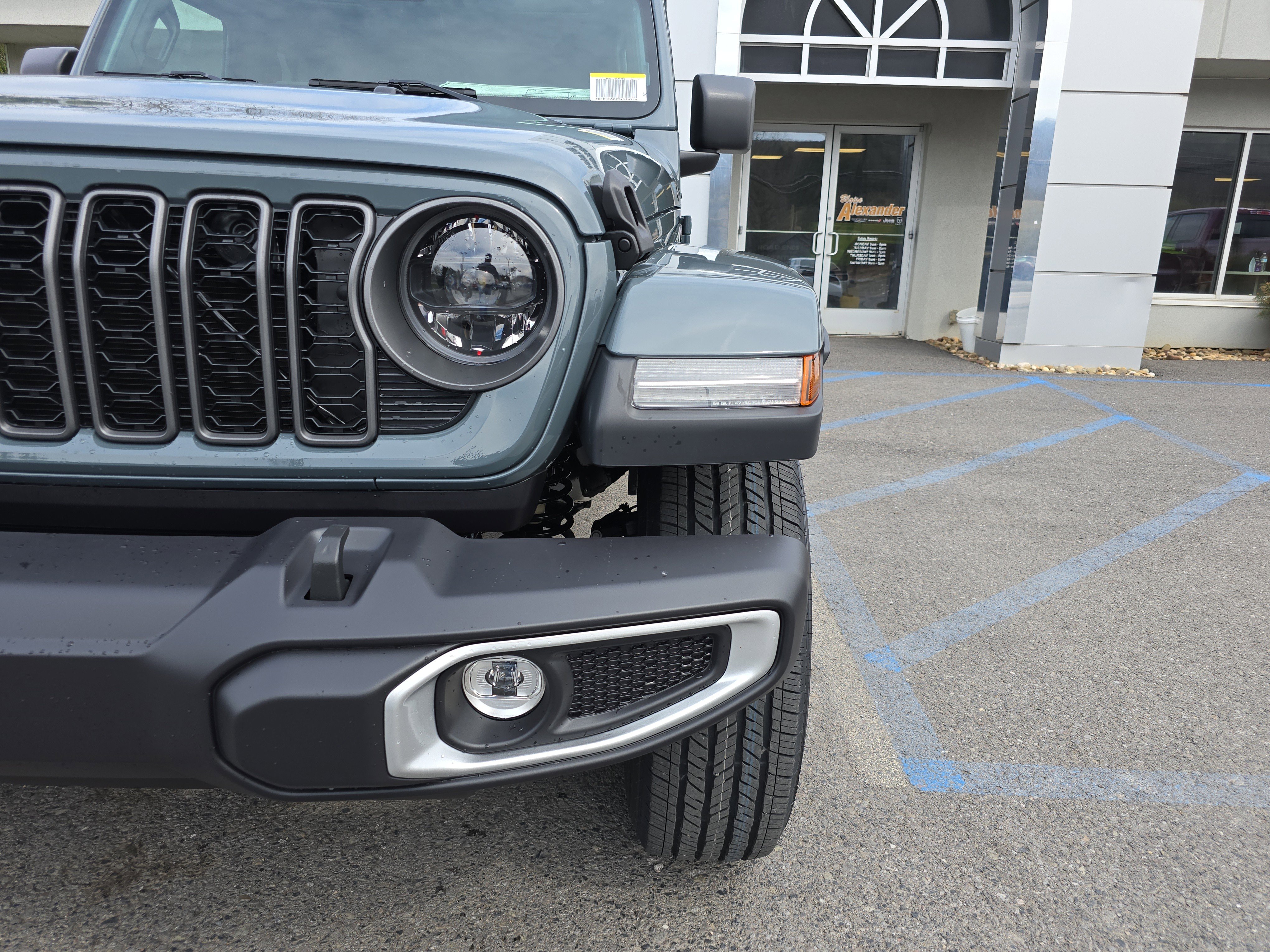 New 2025 Jeep Gladiator Sport w/ Premium Package image 10