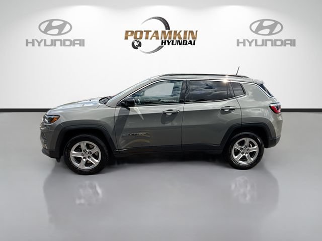 Used 2023 Jeep Compass Latitude w/ Convenience Group AWD/4WD image 8