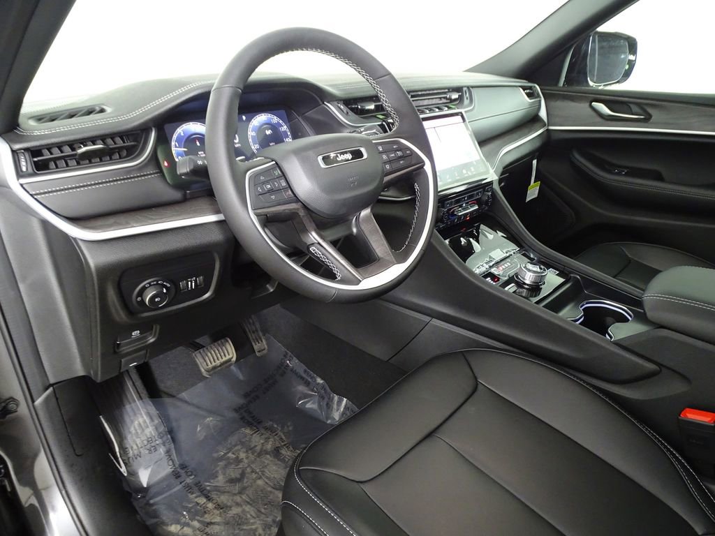 New 2025 Jeep Grand Cherokee L Limited image 27