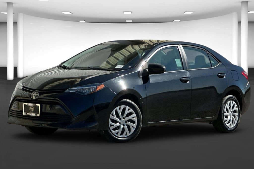 Used 2019 Toyota Corolla LE FWD image 2