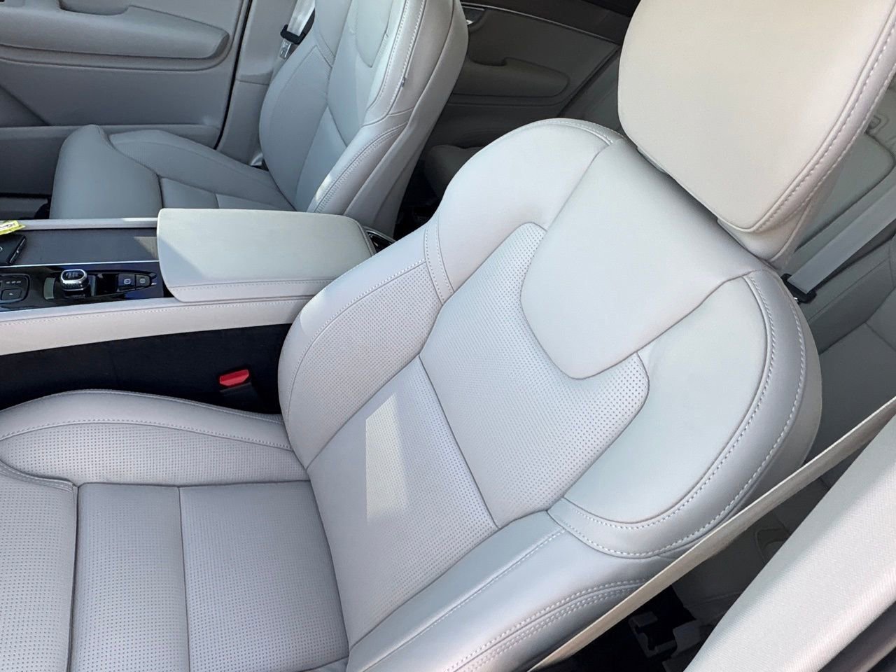 New 2026 Volvo XC90 T8 Ultra w/ Protection Package Premier image 19