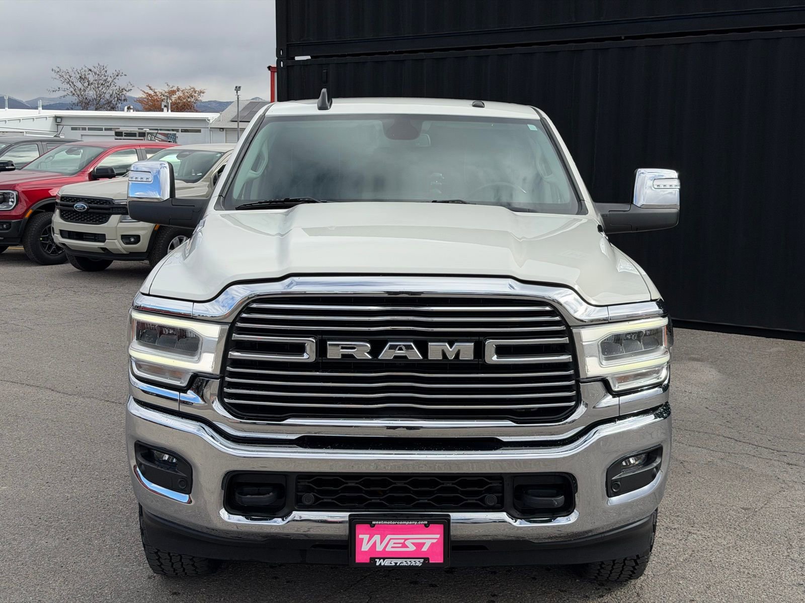 Used 2023 RAM 3500 Laramie AWD/4WD image 3
