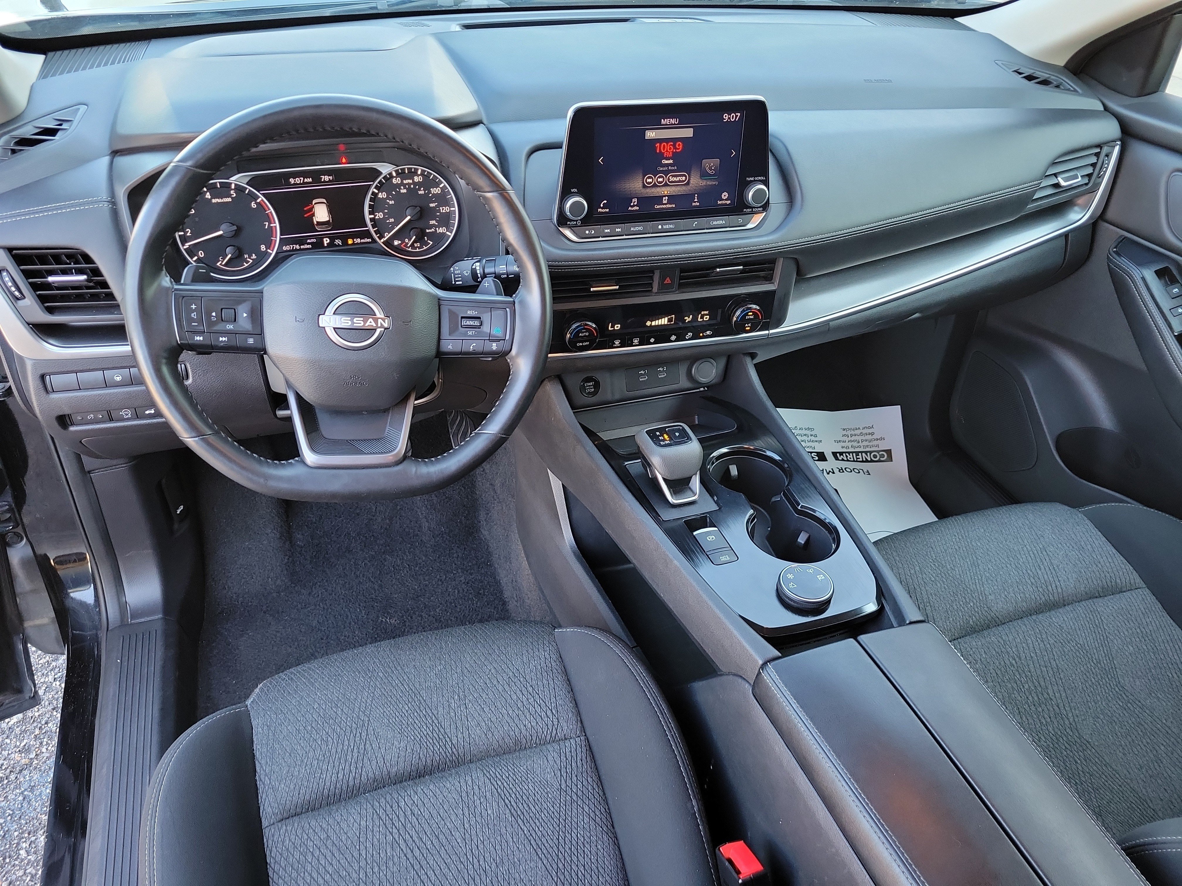 Used 2025 Nissan Rogue SV AWD/4WD image 14