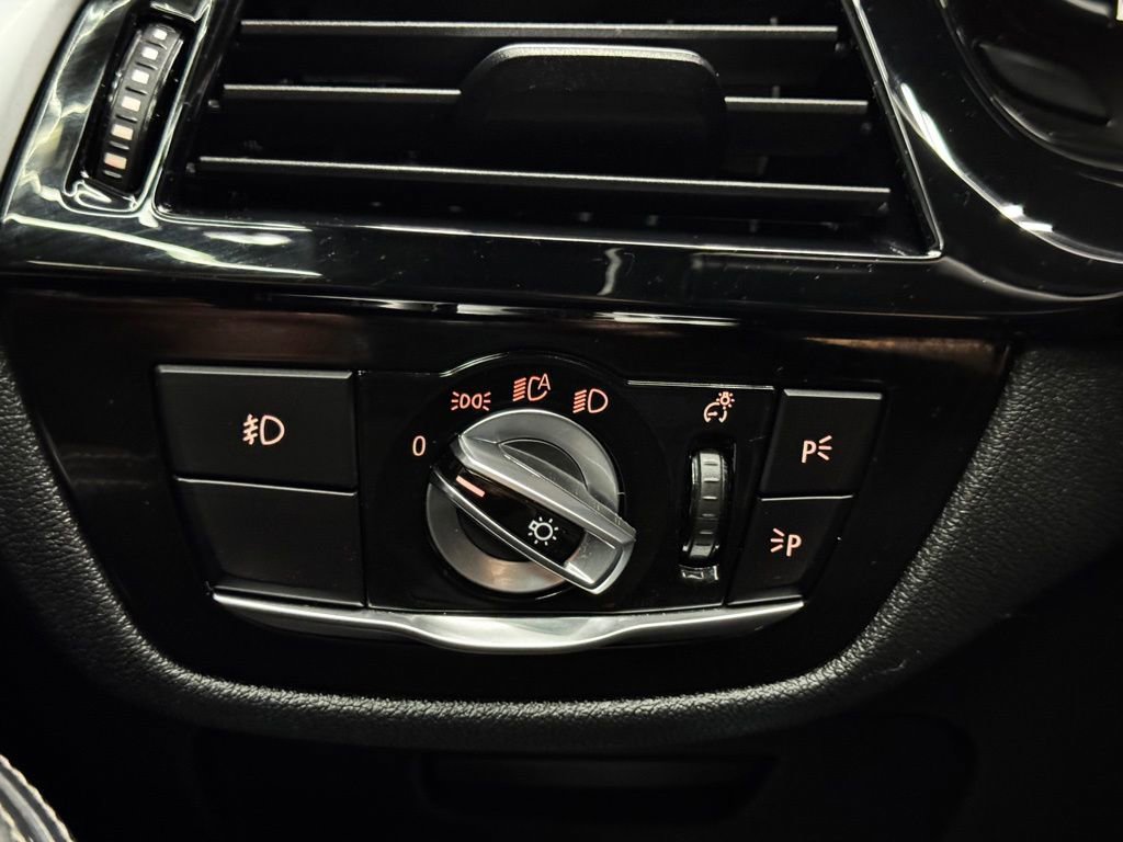 Used 2018 BMW 540i xDrive image 31