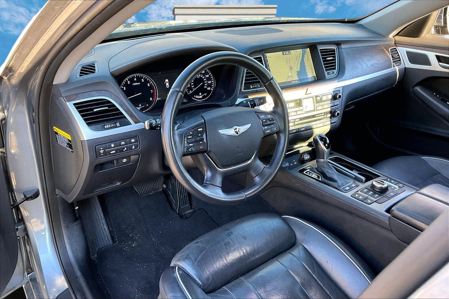 Used 2015 Hyundai Genesis 3.8 w/ Option Group 03 image 13