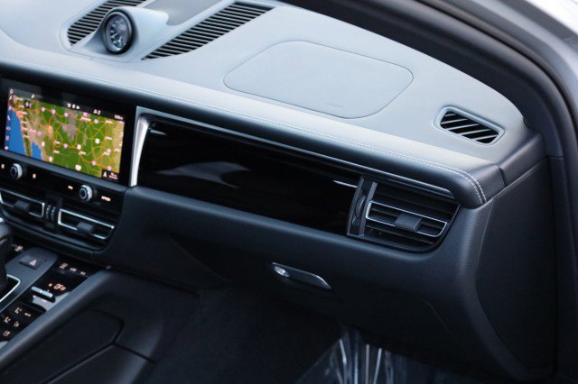 Used 2023 Porsche Macan S image 48