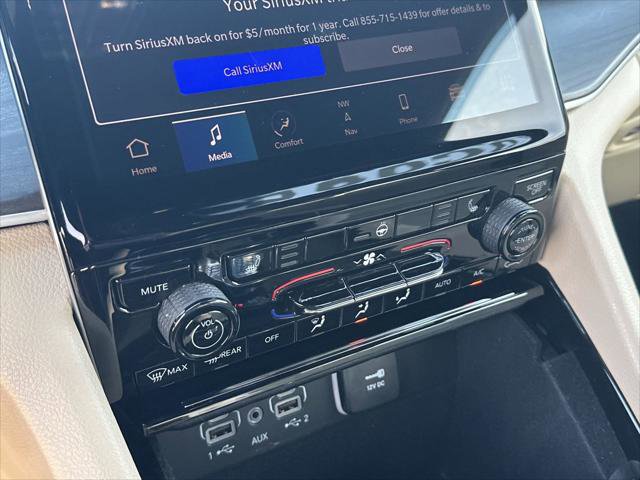 Certified 2023 Jeep Grand Cherokee L Limited w/ Trailer Tow Group (B) image 28