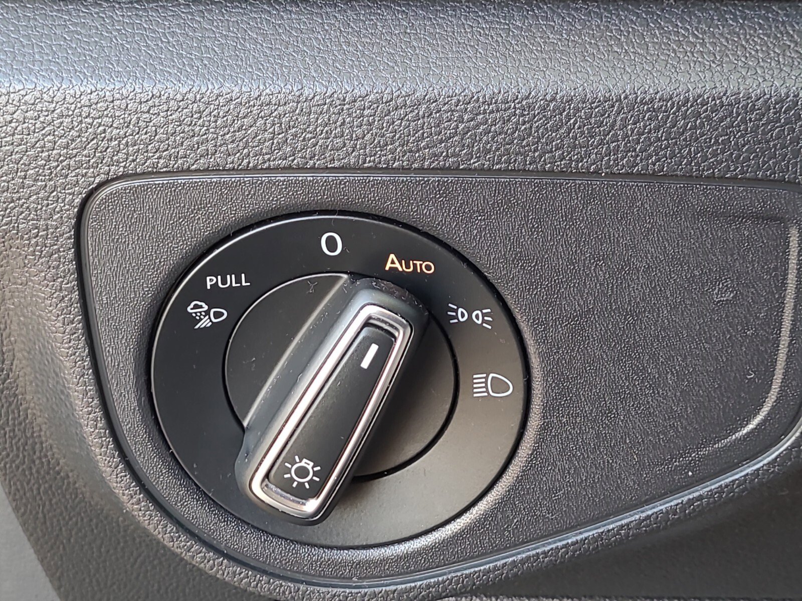 Certified 2023 Volkswagen Atlas SE image 24