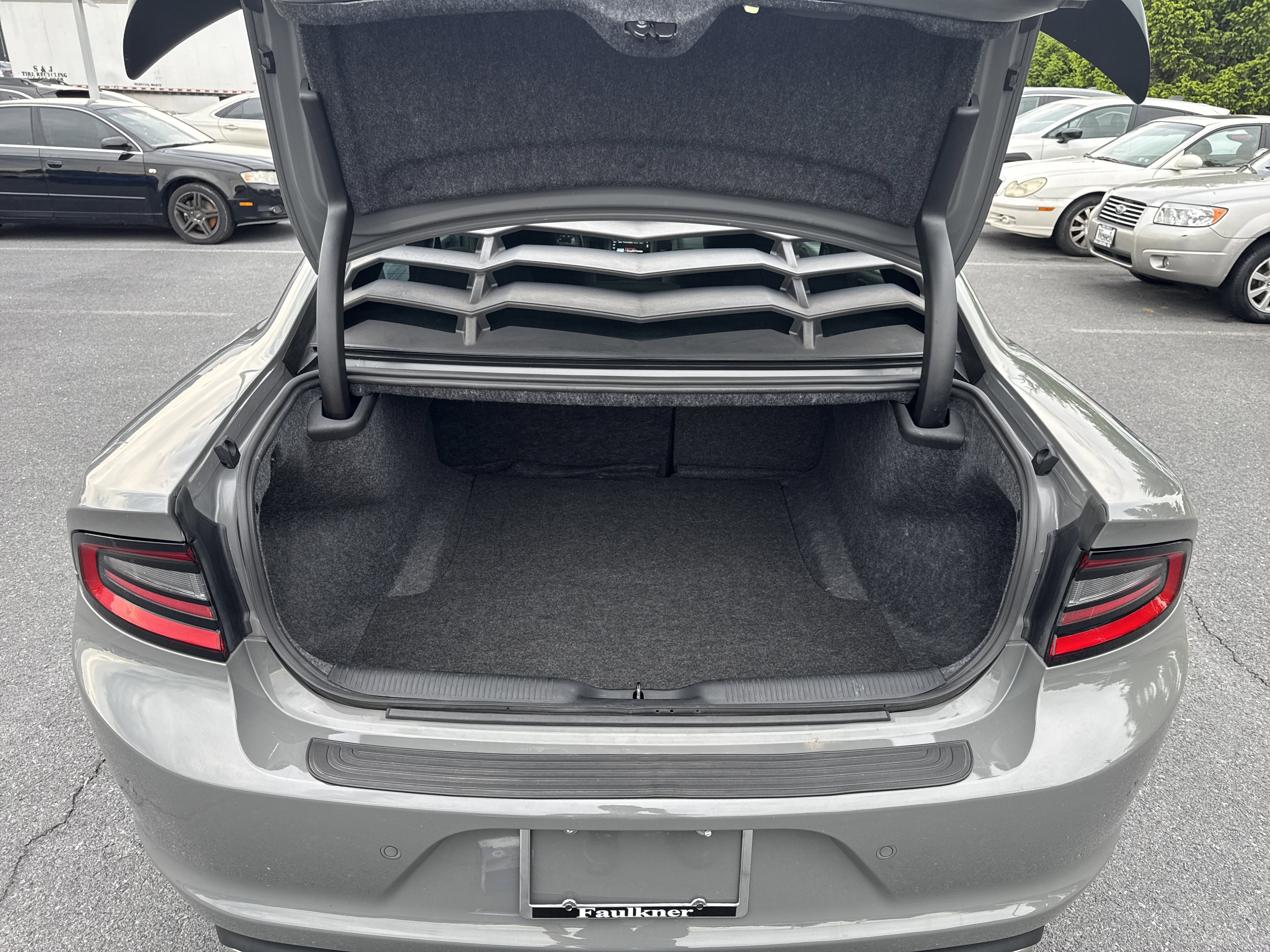 Used 2023 Dodge Charger SXT w/ Blacktop Package AWD/4WD image 26