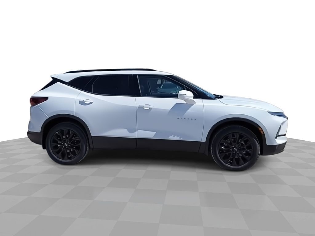 New 2026 Chevrolet Blazer LT w/ LPO, Floor Liner Package FWD image 9
