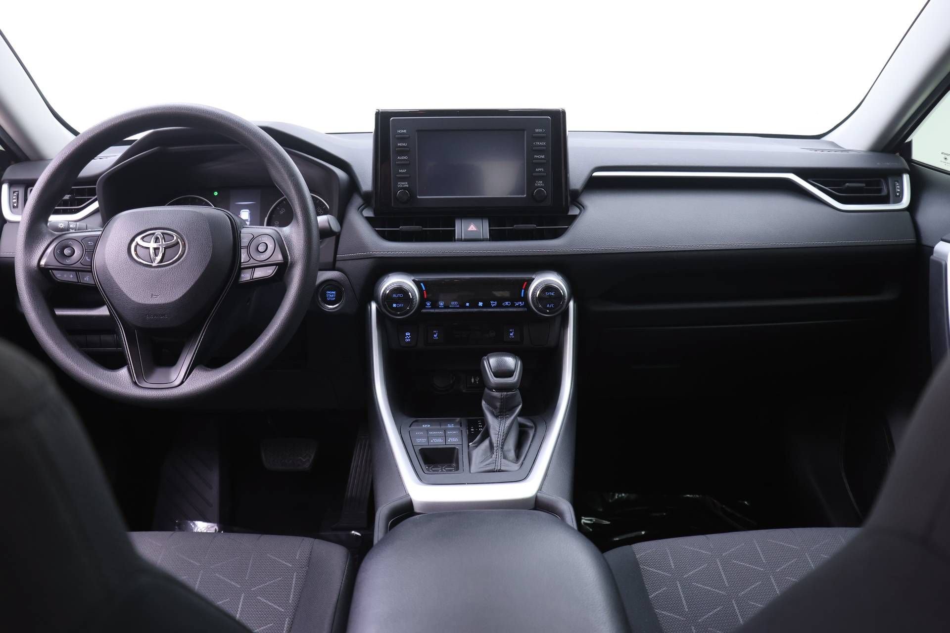 Used 2019 Toyota RAV4 XLE w/ Convenience Package AWD/4WD image 5
