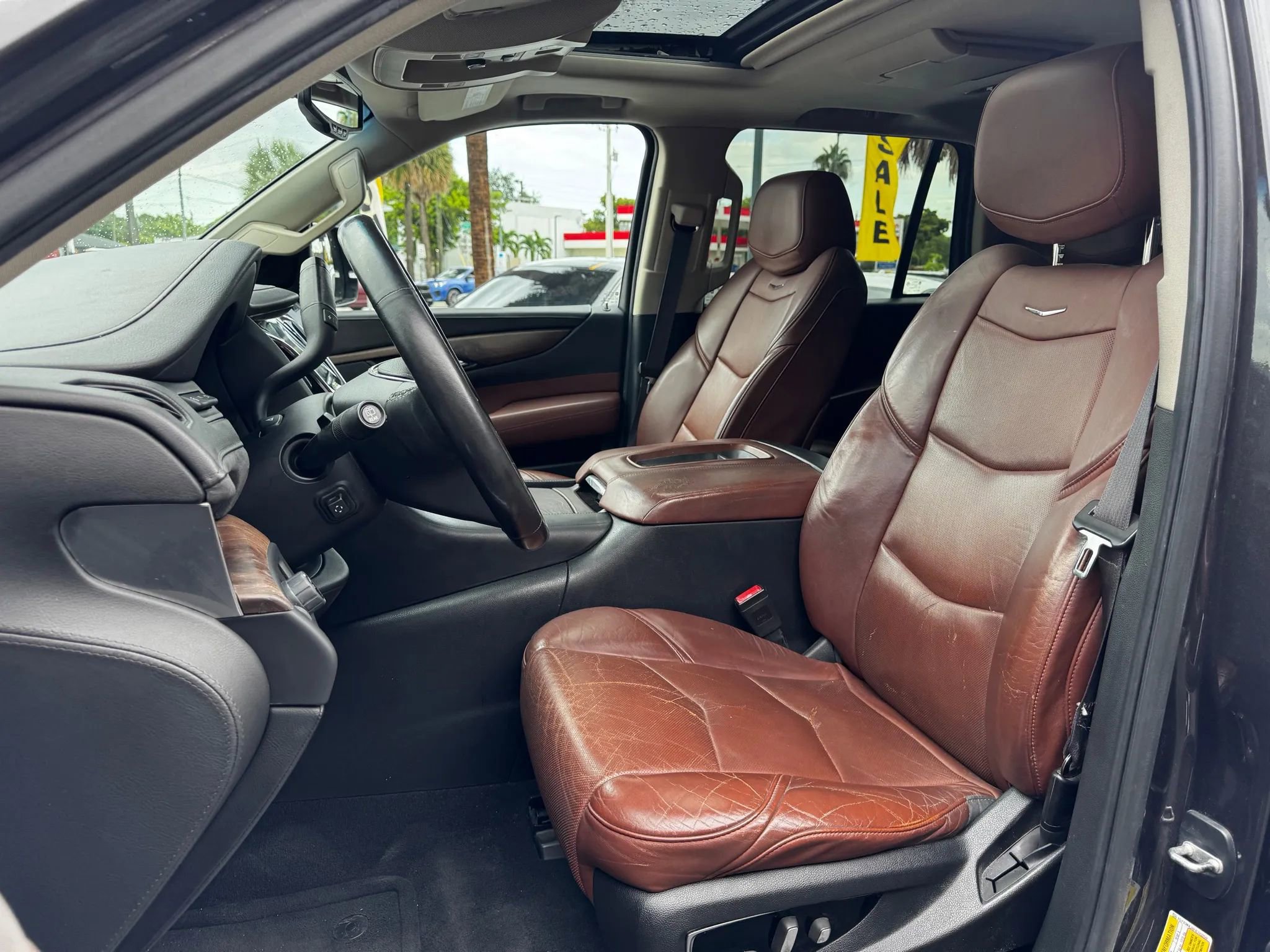 Used 2015 Cadillac Escalade Premium RWD image 12