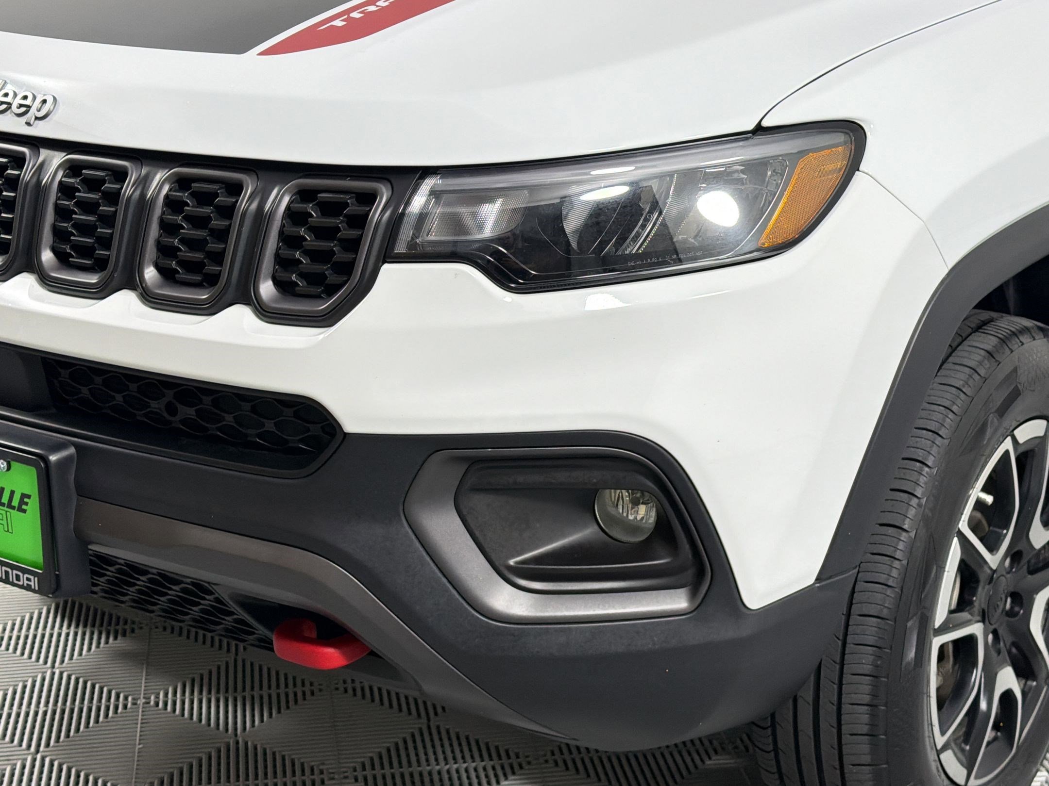 Used 2024 Jeep Compass Trailhawk image 11