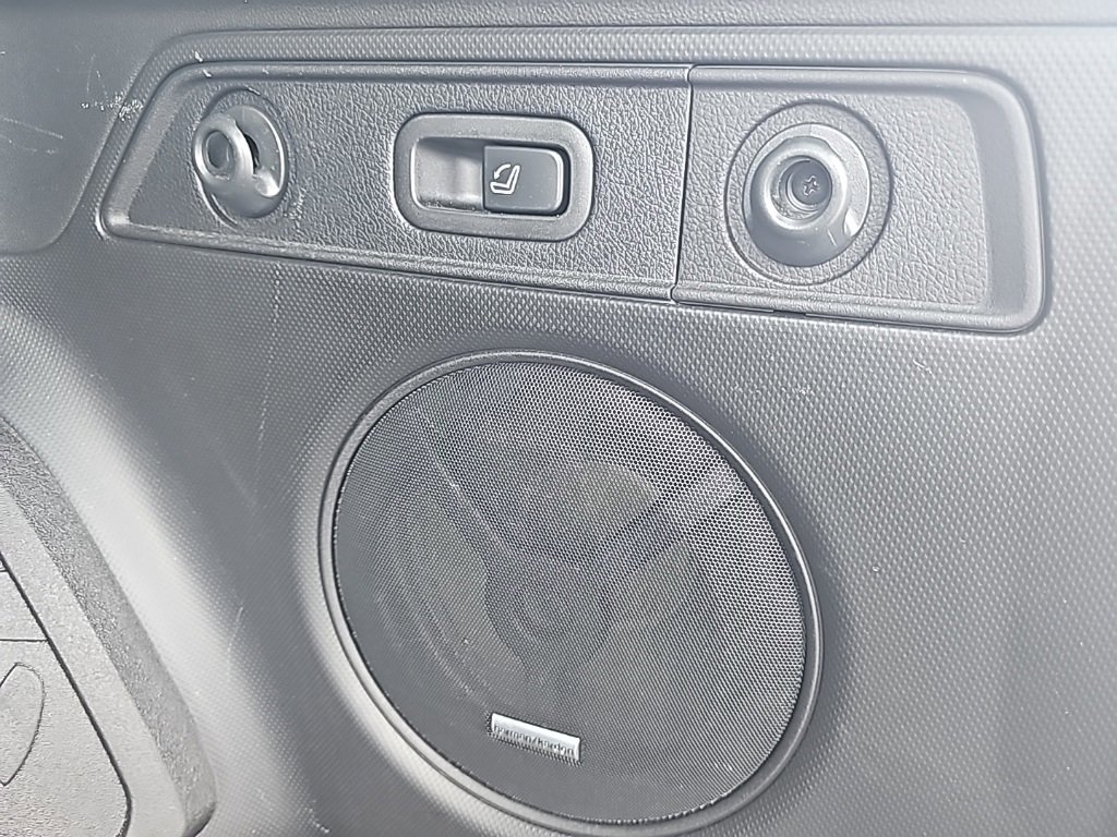 Used 2022 Subaru Forester Limited image 8