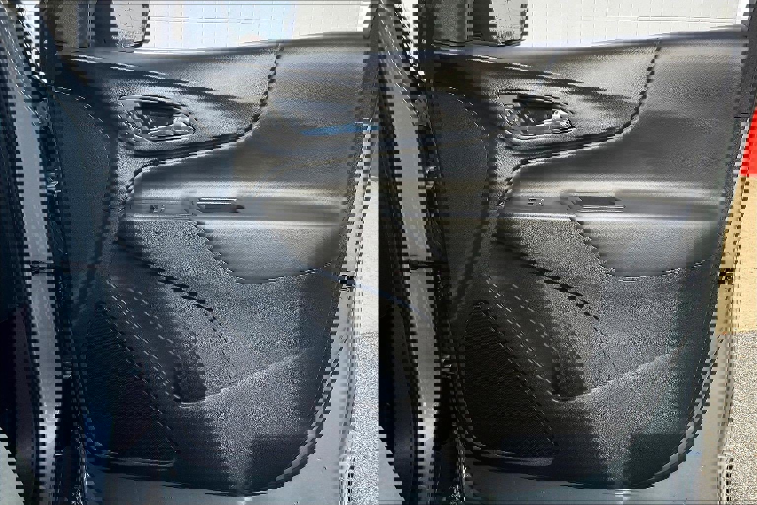 Used 2023 Chevrolet Equinox LT w/ Driver Convenience Package image 28