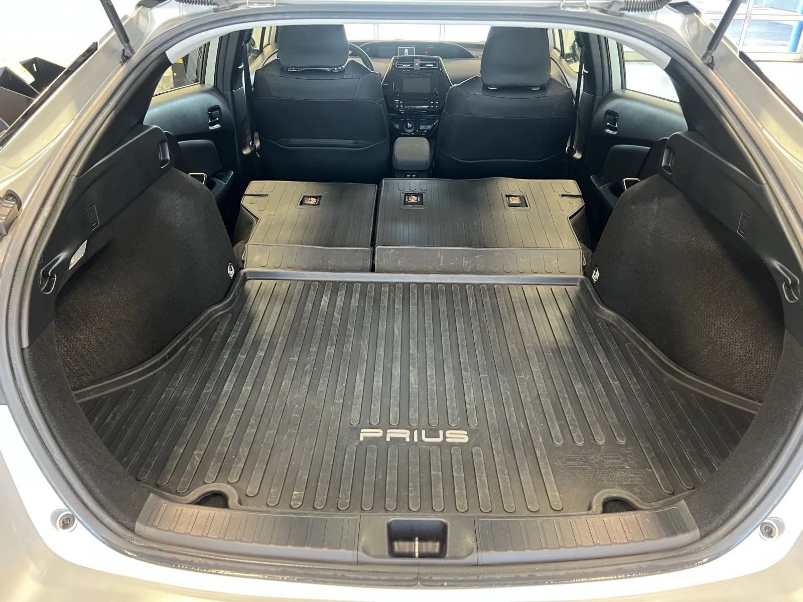 Used 2019 Toyota Prius LE FWD image 18