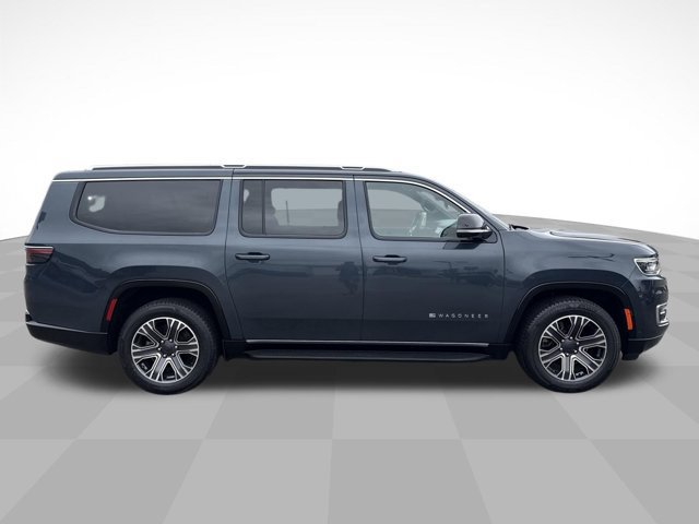 Used 2024 Jeep Wagoneer L Series II RWD image 4