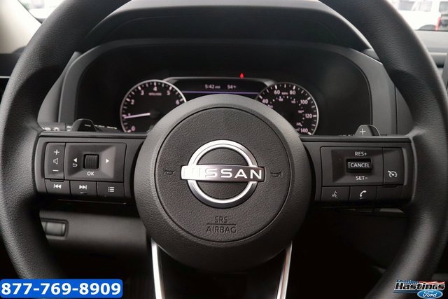 Used 2025 Nissan Pathfinder S image 15