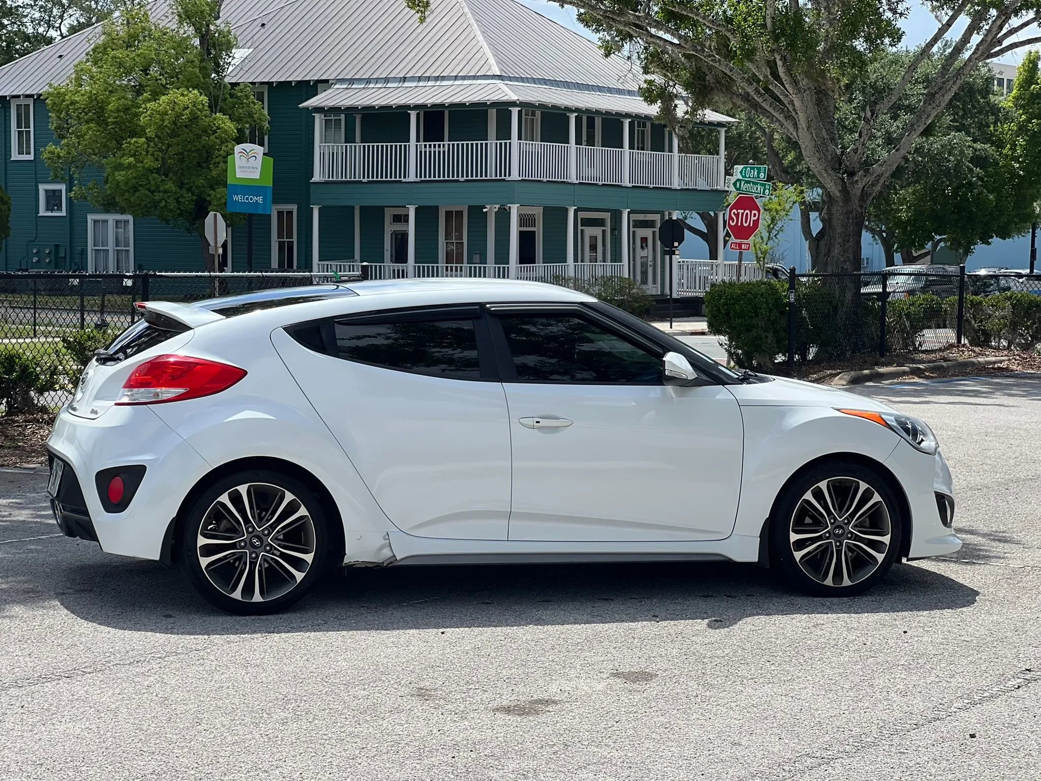 Used 2016 Hyundai Veloster Turbo image 5