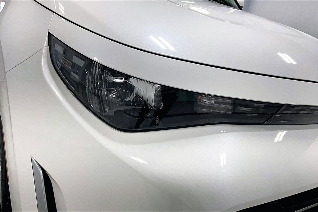 Used 2025 Kia Soul LX image 37