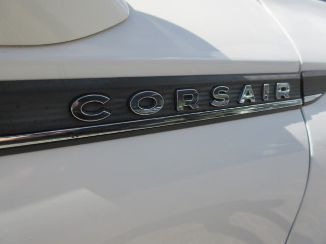 Used 2022 Lincoln Corsair Reserve w/ Elements Package FWD image 13
