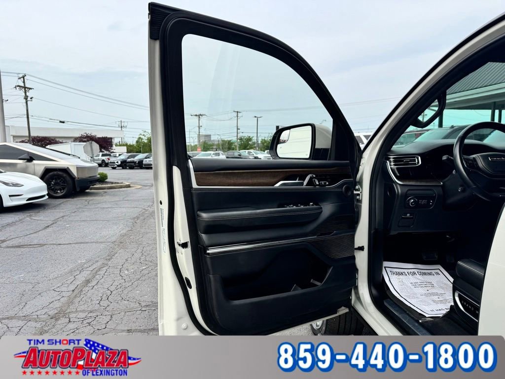 Used 2022 Jeep Grand Wagoneer Series II w/ Premium Group II AWD/4WD image 59