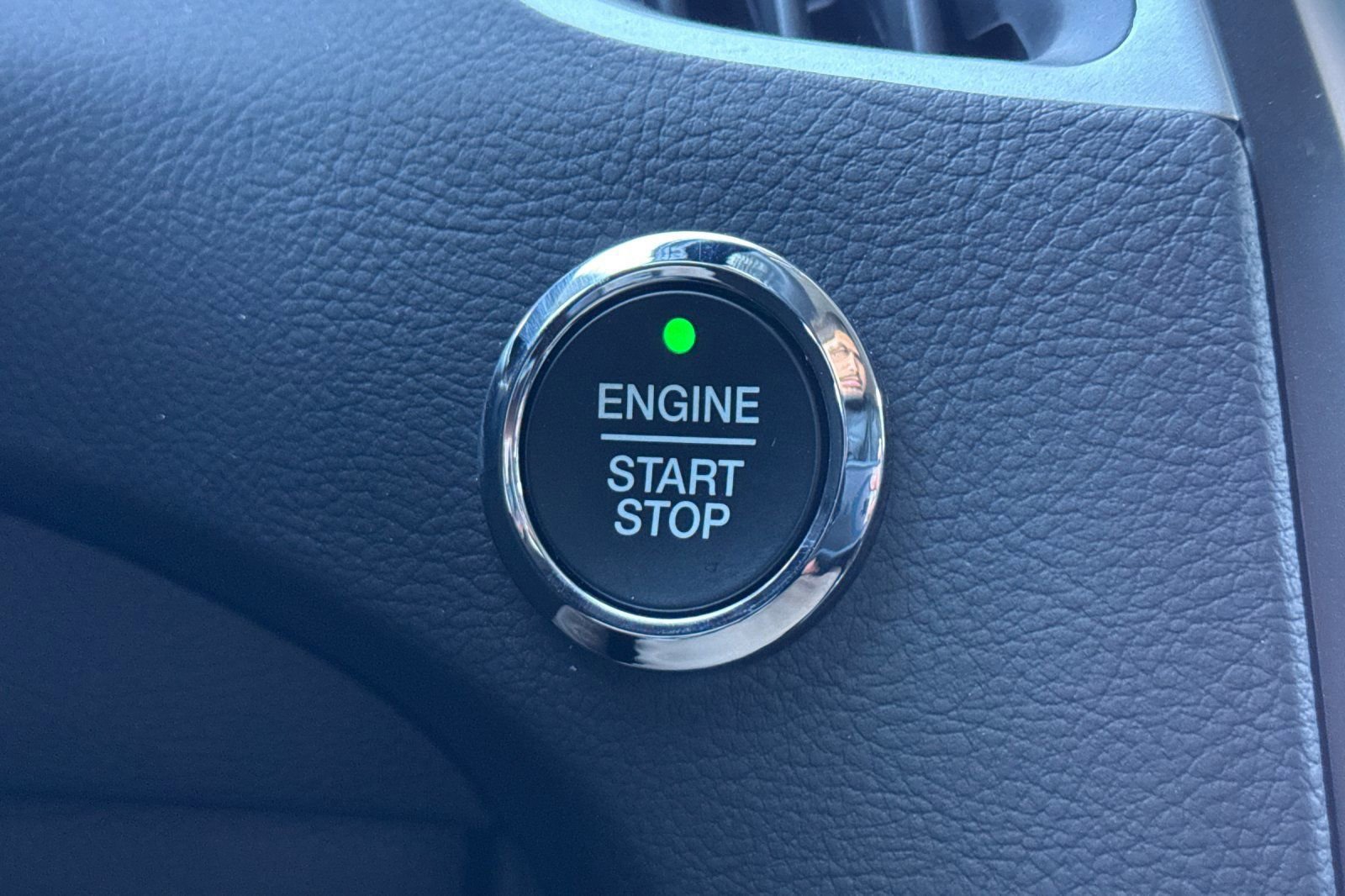 Certified 2024 Ford Edge SEL w/ Convenience Package image 19