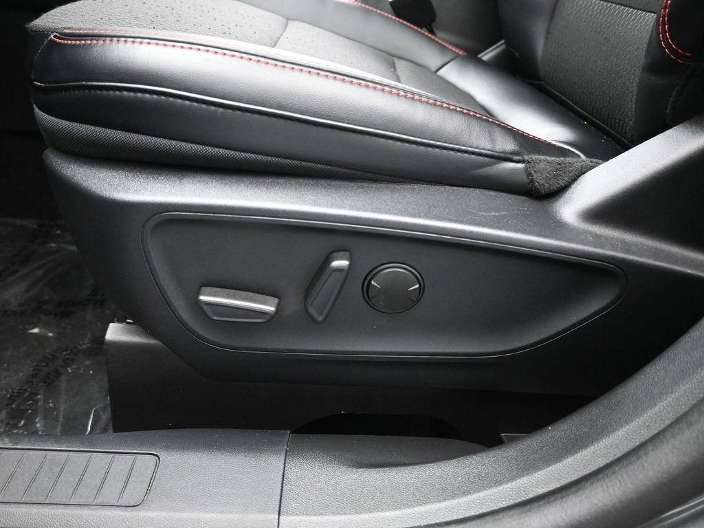 Certified 2025 Ford Escape ST-Line image 11