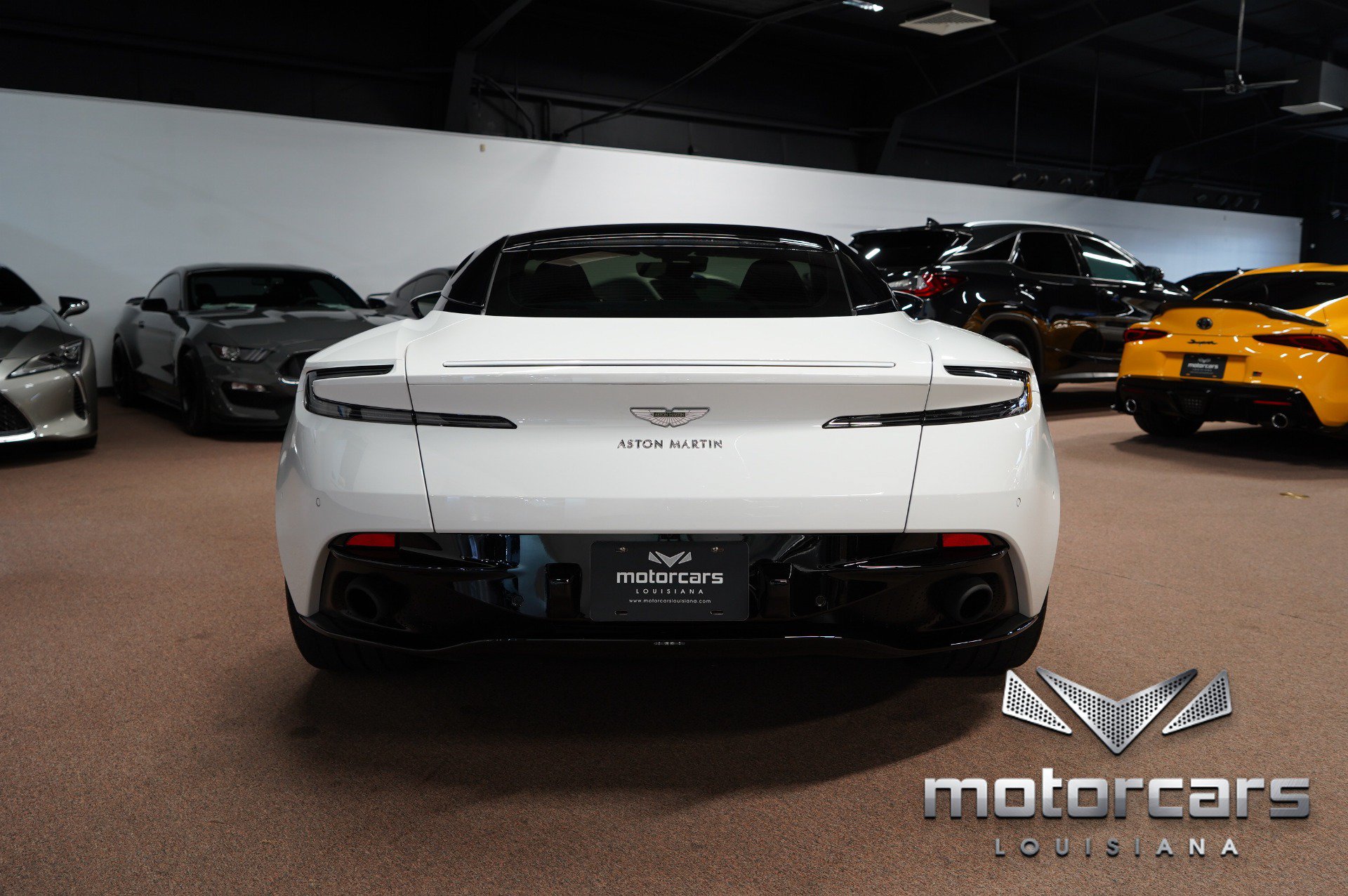 Used 2018 Aston Martin DB11 Coupe RWD image 6