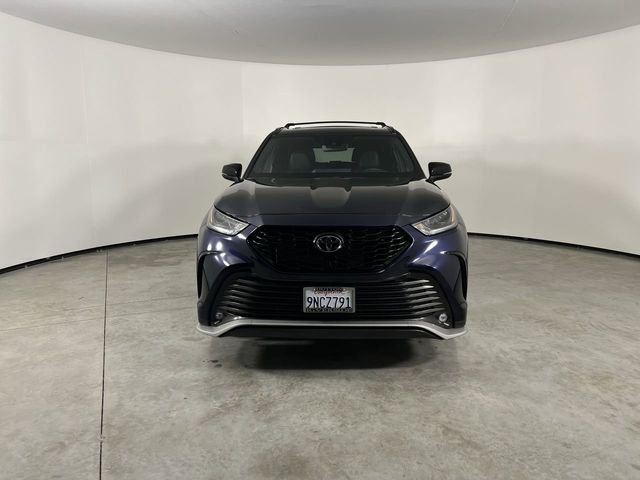 Used 2024 Toyota Highlander XSE FWD image 3