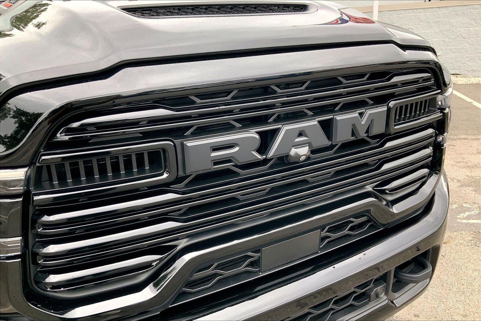 Used 2025 RAM 2500 Laramie AWD/4WD image 28