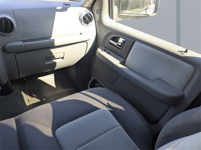 Used 2005 Ford Expedition XLS image 16