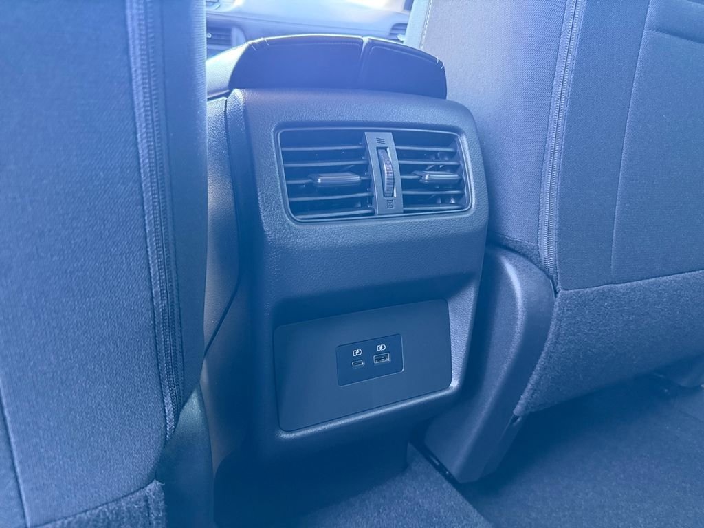 Used 2023 Nissan Rogue SV image 28